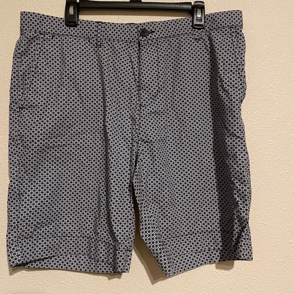 Men’s size 36 Tommy Hilfiger shorts